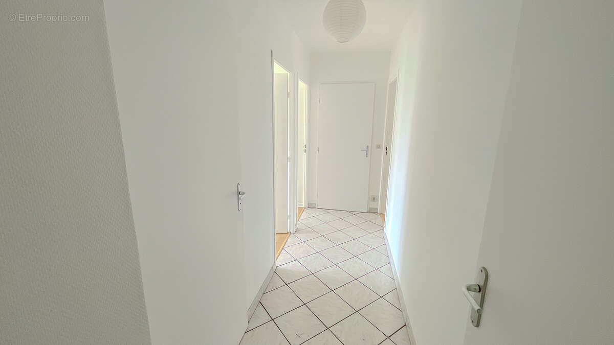 Appartement à VILLENEUVE-LA-GARENNE