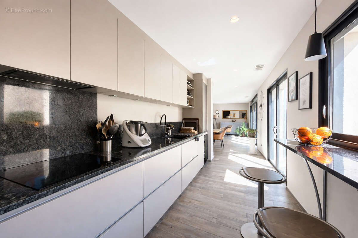 Maison à SAINT-LAURENT-DE-LA-SALANQUE