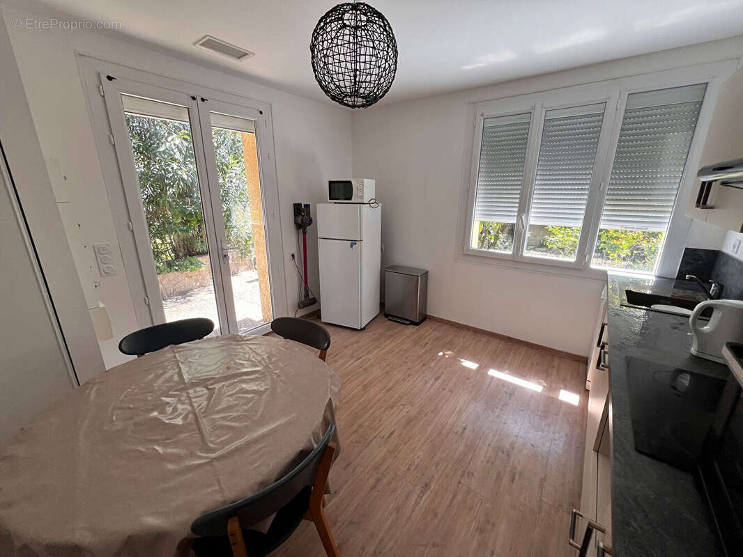 Maison Saint Andre de 137m² avec son grand hangar sur un terrain de 1208 m² - photo 7
