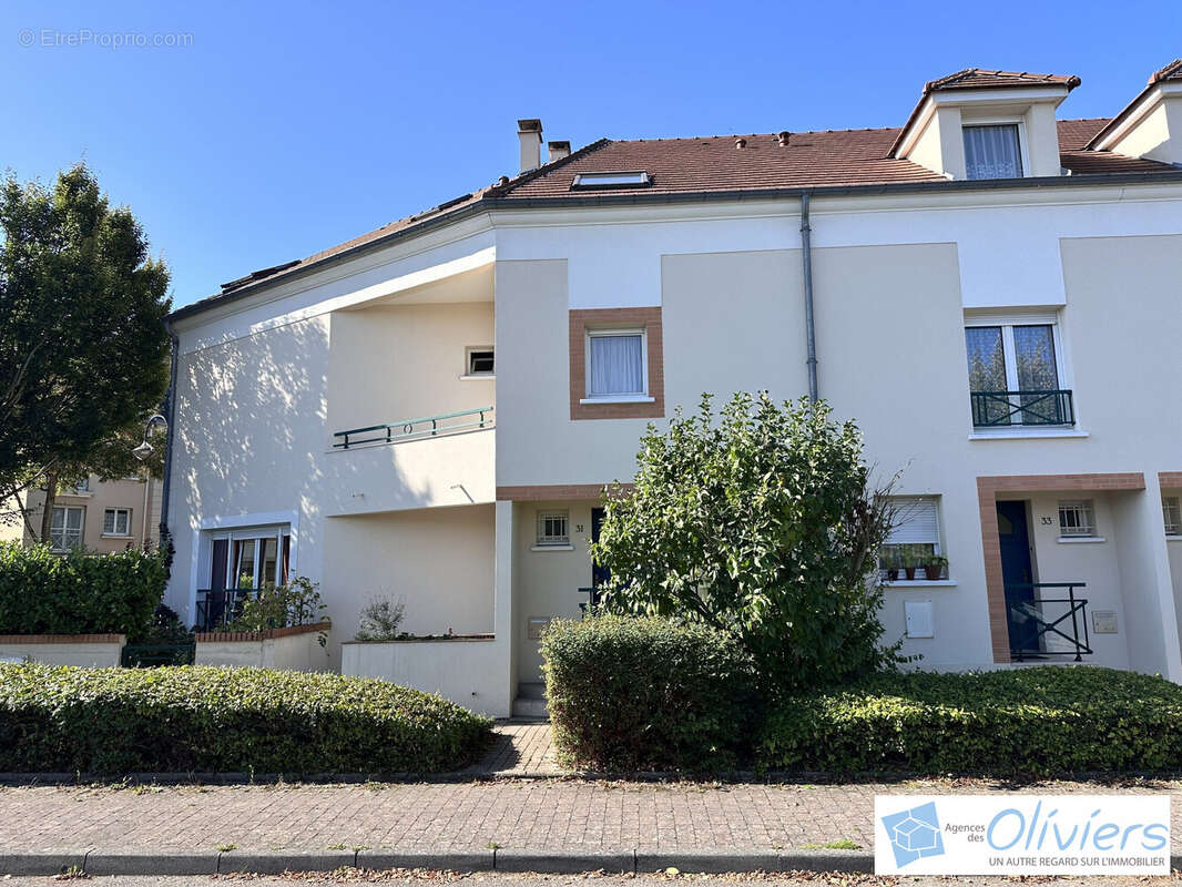 Maison à VOISINS-LE-BRETONNEUX