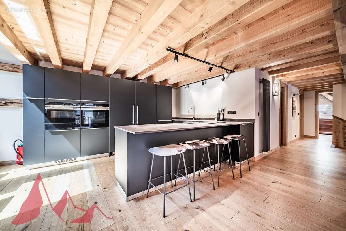 Magnifique ferme rénovée de sept chambres au cœur de Morzine - photo 4