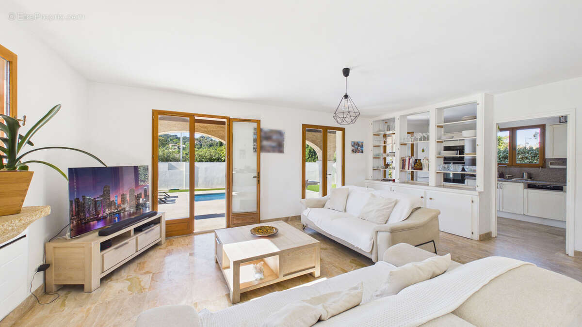 Maison à CARQUEIRANNE