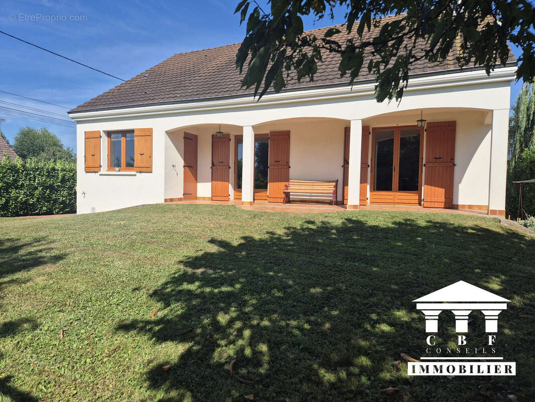 Maison à OUROUX-SUR-SAONE