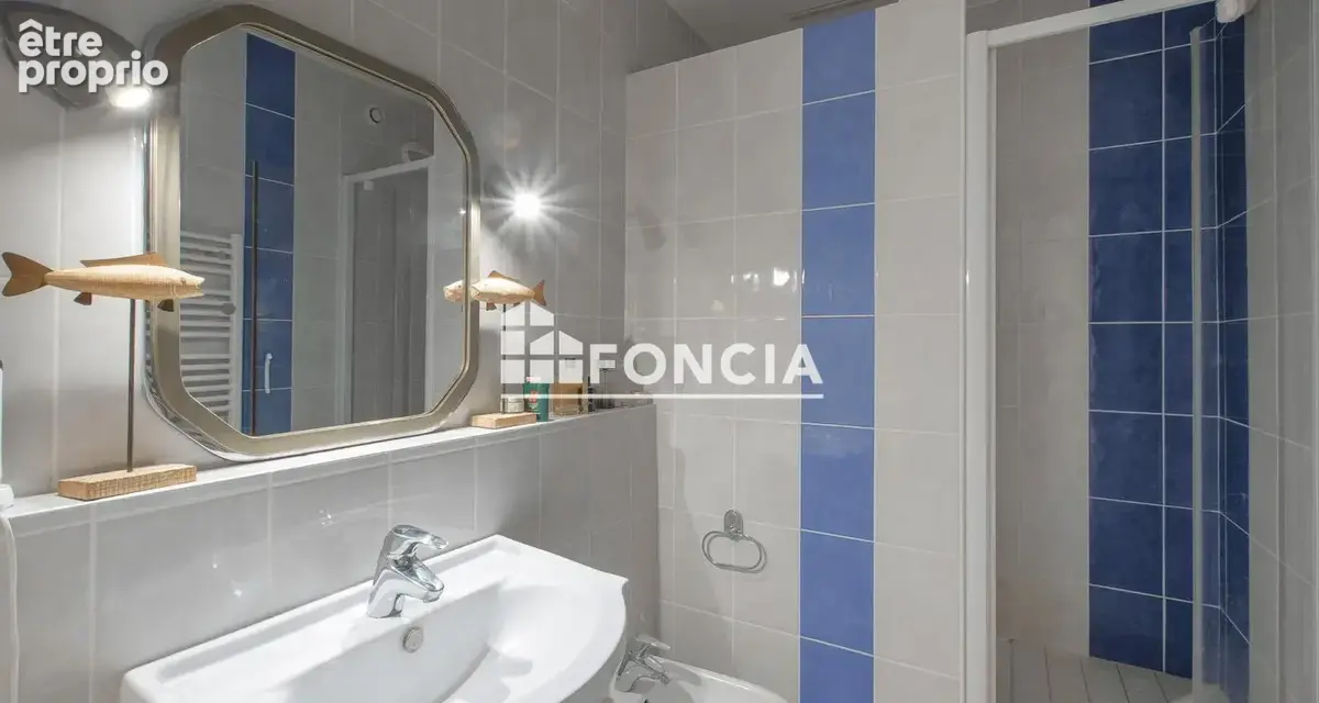 T3 vue mer avec balcon filant, piscine et garage - photo 7