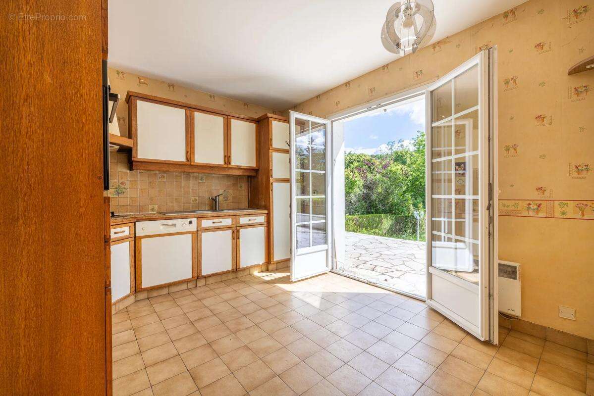 Appartement à COMBS-LA-VILLE