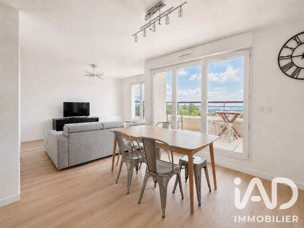 Photo 2 - Appartement à SURESNES
