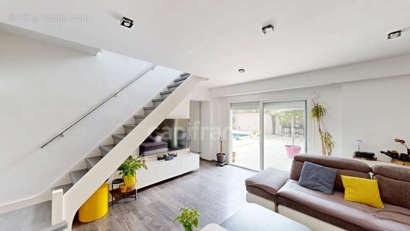 Maison à MIRIBEL