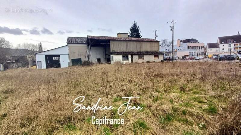 Commerce à FLEURY-SUR-ANDELLE