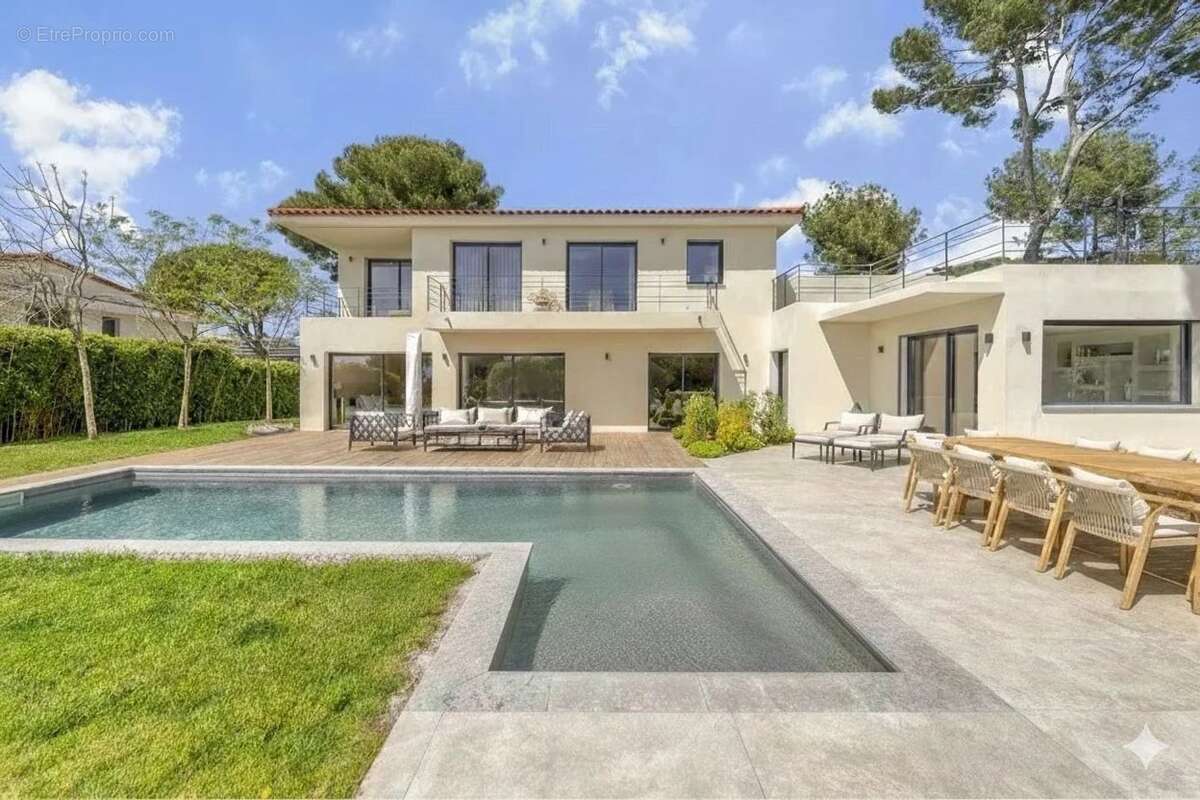 Maison à LE CANNET