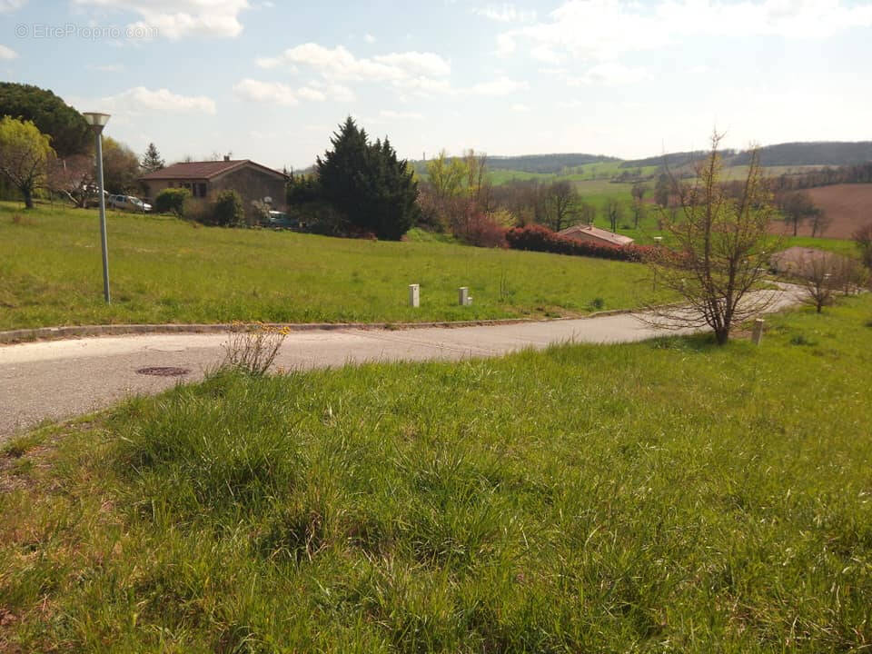 Terrain à PUYCASQUIER