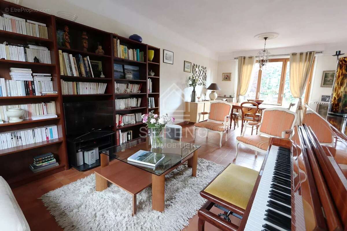 Maison à CHAMPS-SUR-MARNE
