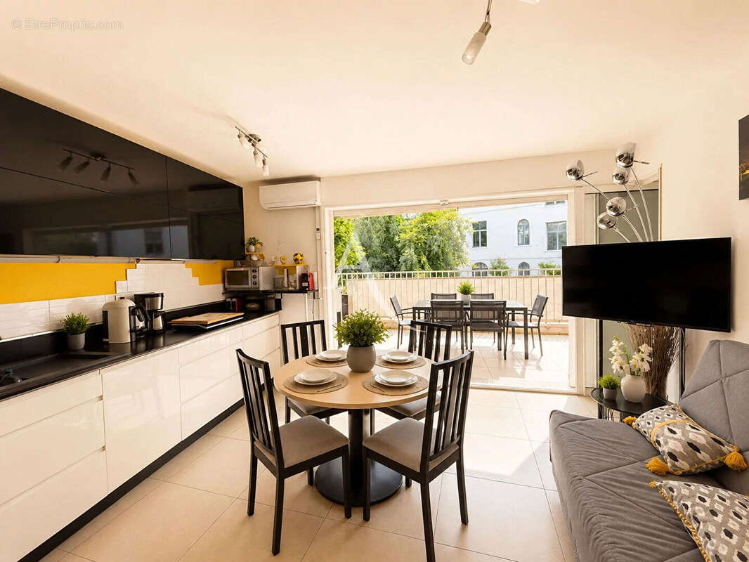 Cannes centre-ville - Appartement 3 pièces 45 m² - Garage - photo 4