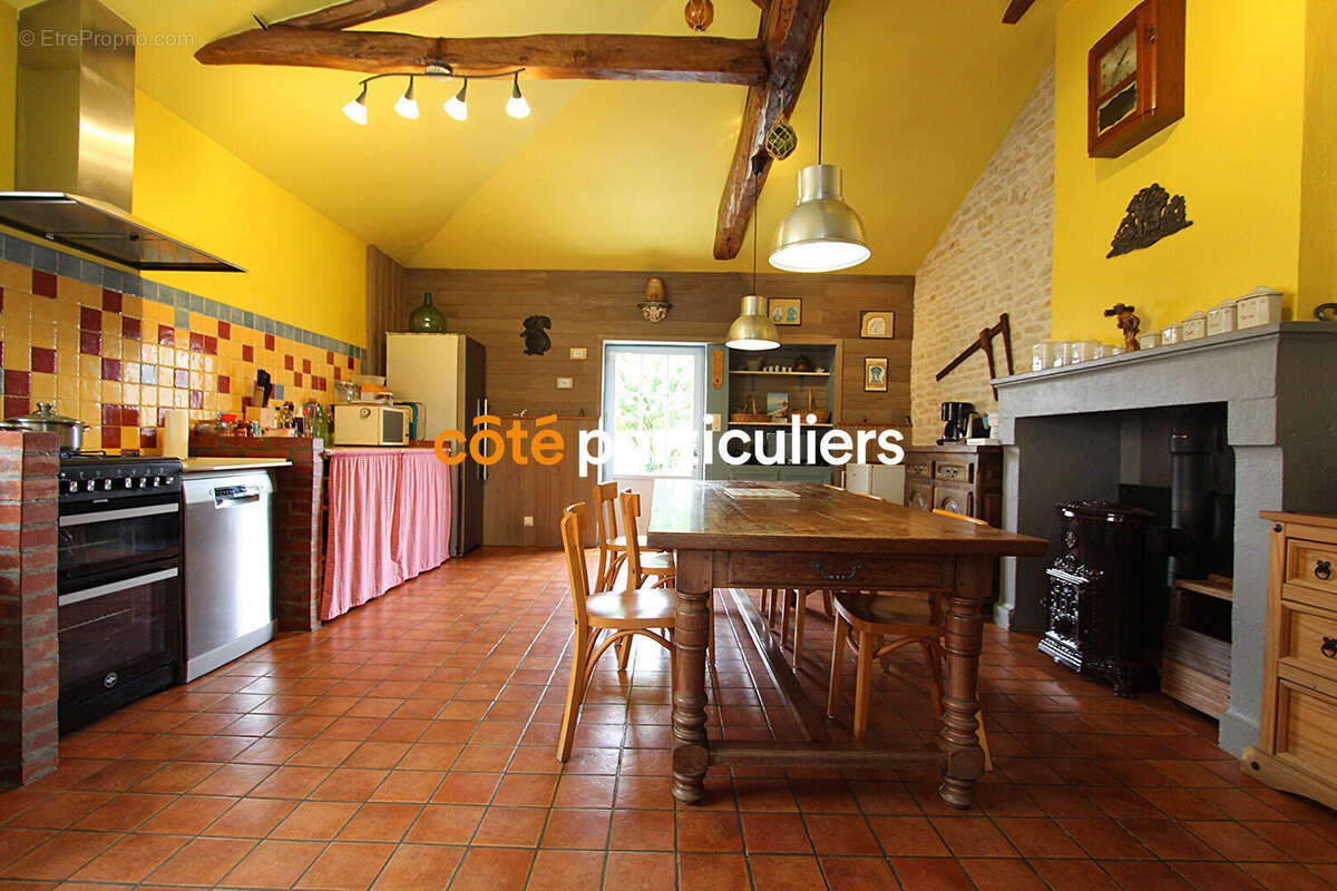 Maison à VOUILLE-LES-MARAIS