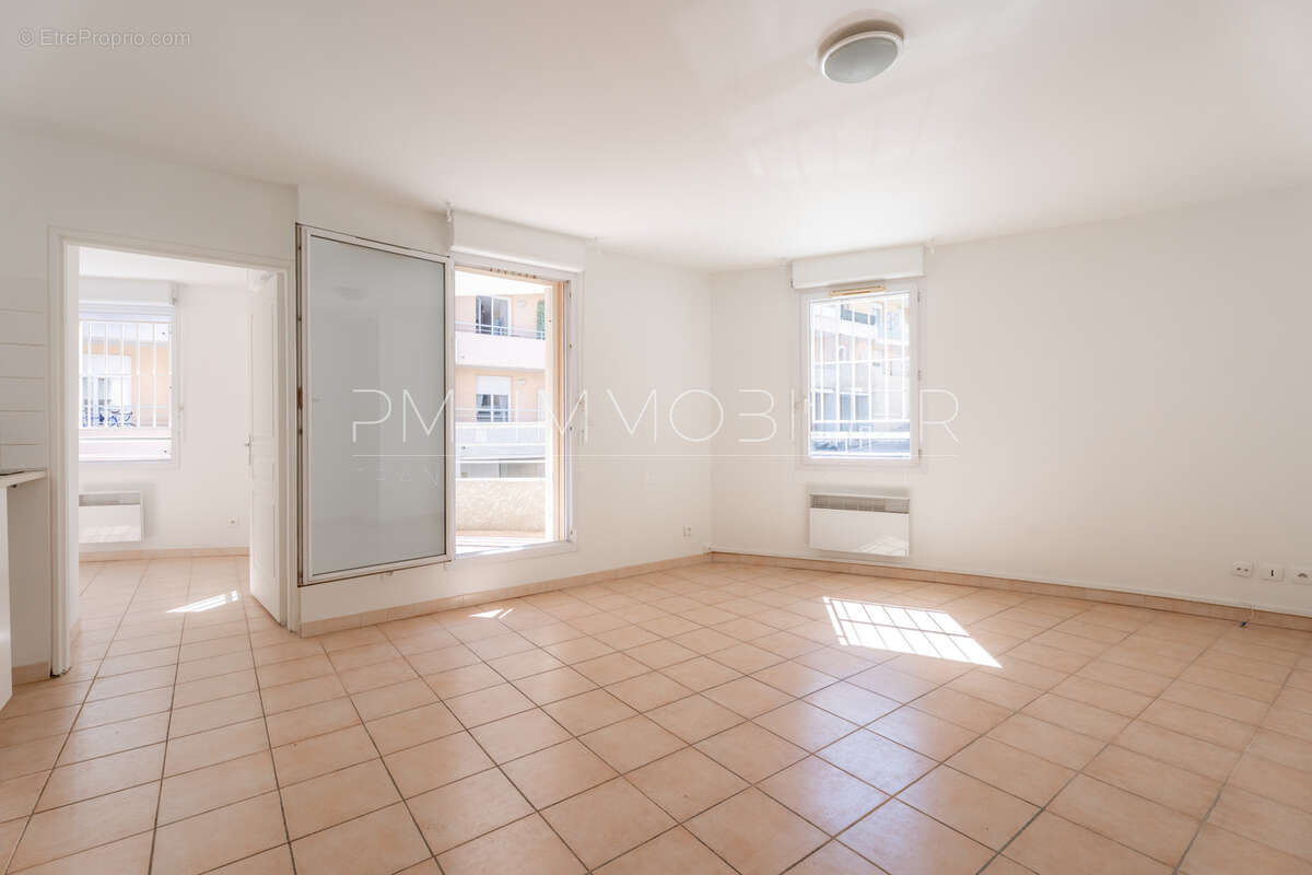 Appartement à MARSEILLE-5E