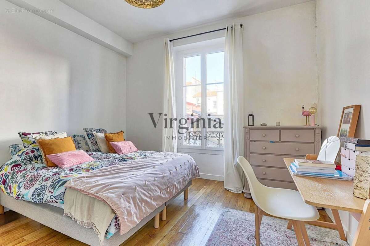 Appartement à CHARENTON-LE-PONT