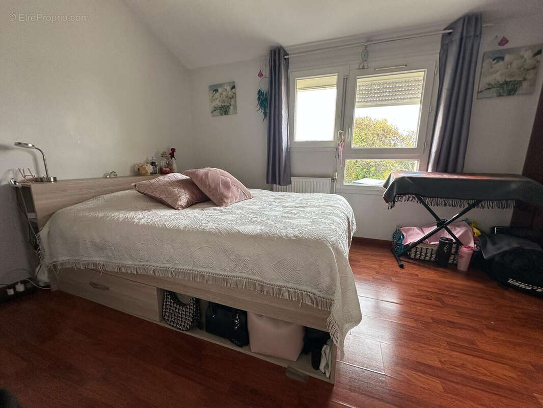 Maison à SAVIGNY-LE-TEMPLE