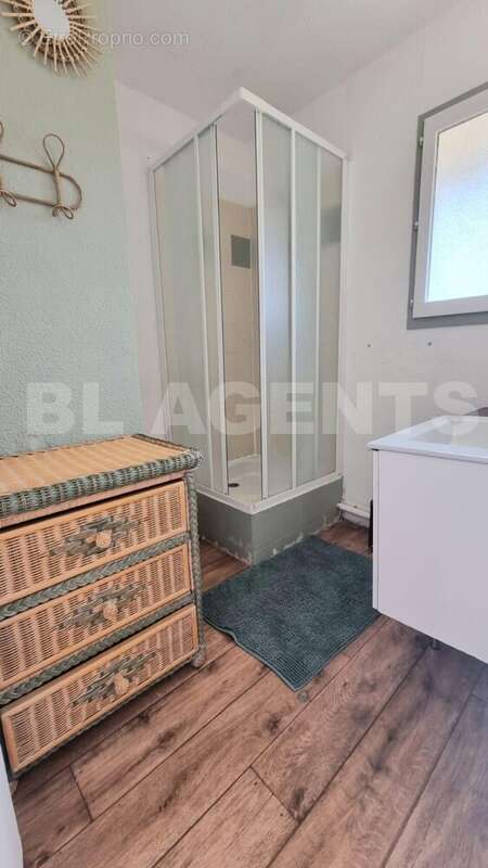 819b4083-c070-4a12-9934-69fdf7c850bd - Appartement à SAINT-RAPHAEL