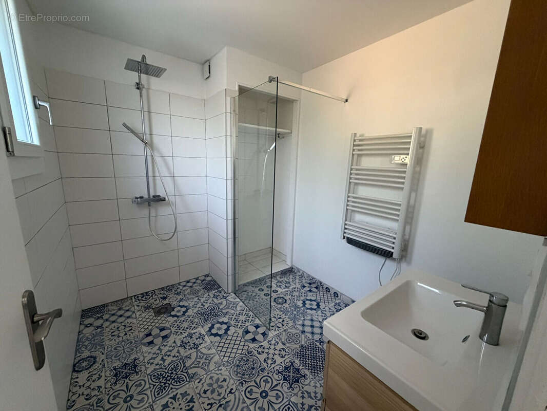 Maison indépendante 147 m² sur parcelle 390 m² Carcassonne - 6 chambres. - photo 6