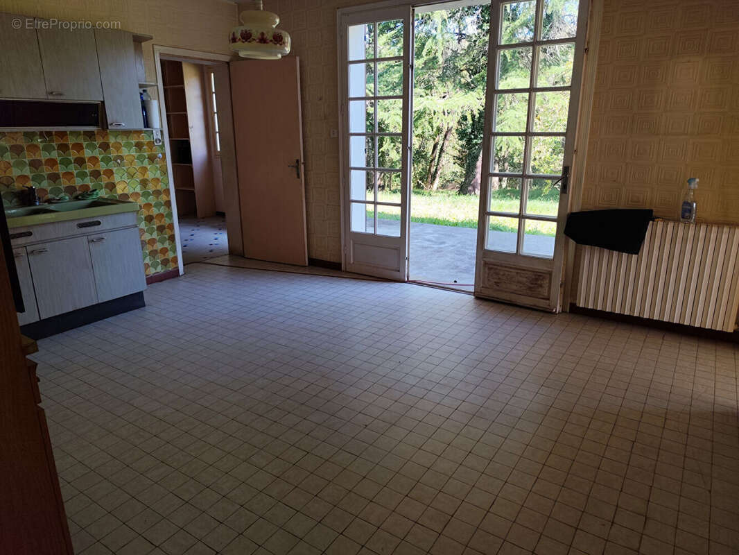 Maison à MONTANS