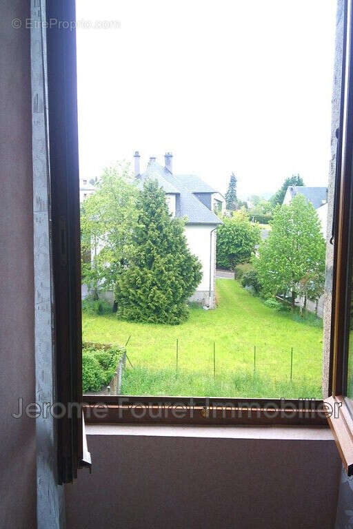 Appartement à EGLETONS