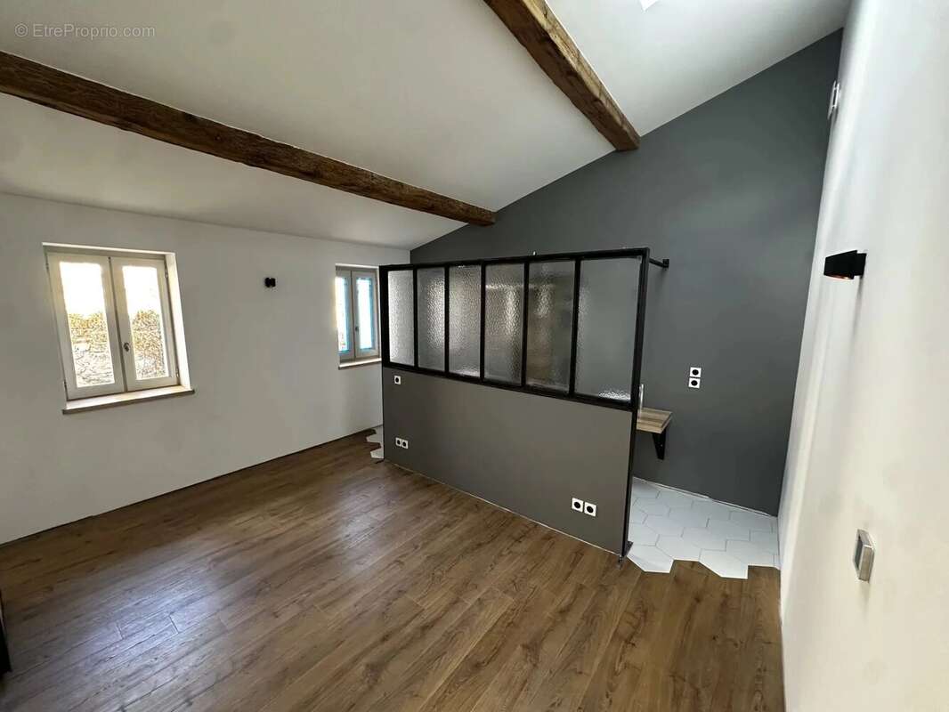 Appartement à MONTBAZIN