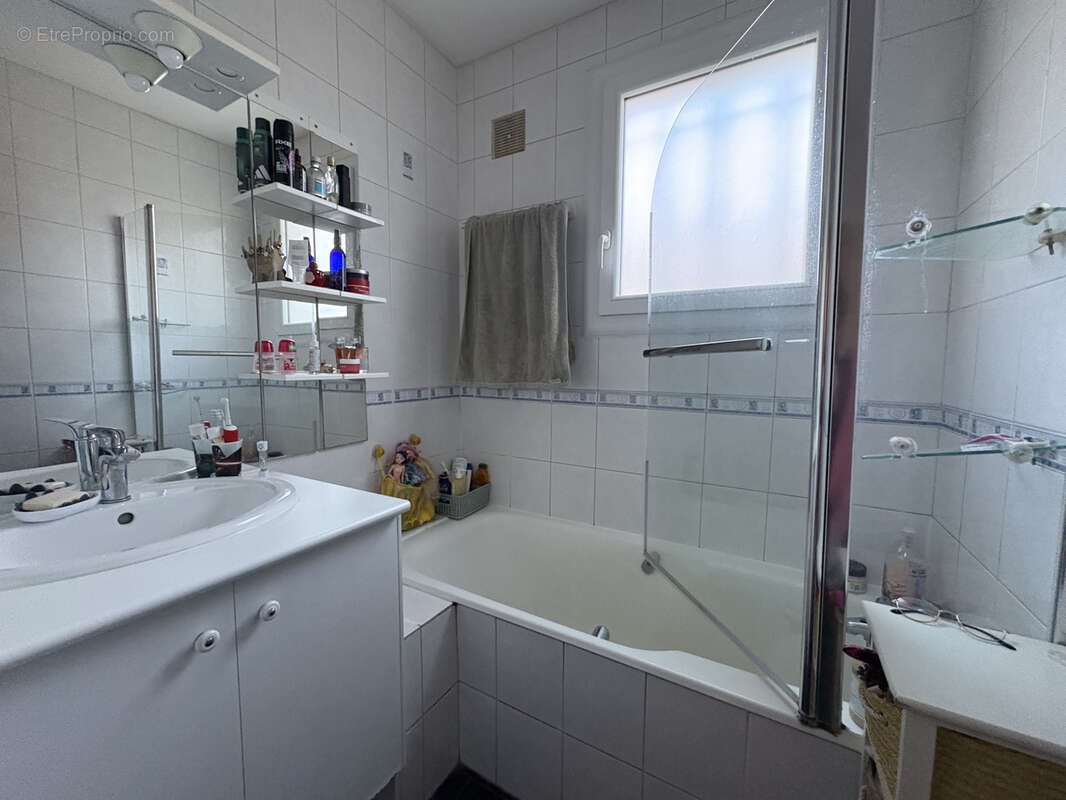 Maison à SAINT-PANTALEON-DE-LARCHE