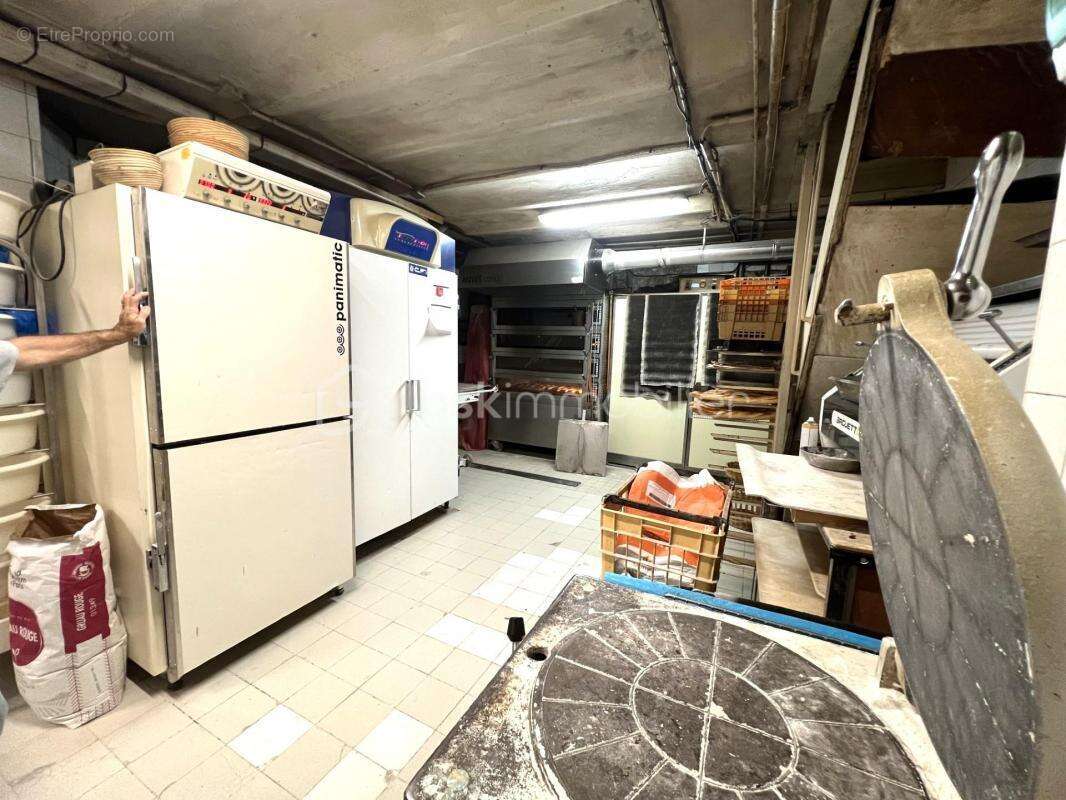 Commerce à PARIS-16E