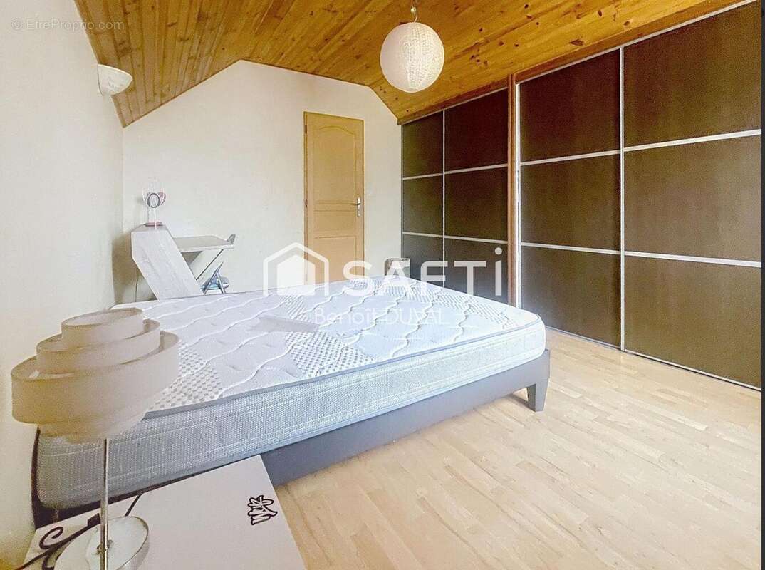 Maison 100 m² à Nay  - photo 6