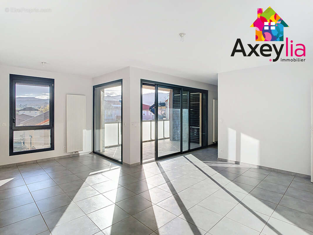 Appartement à RENAISON