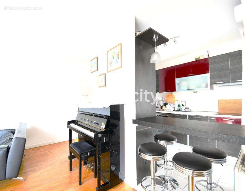 Appartement à COURBEVOIE