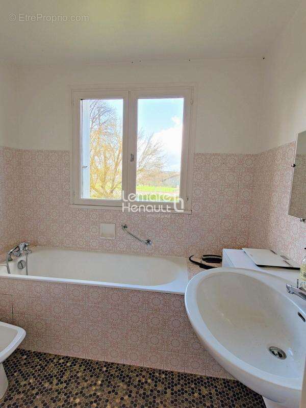 Dreux proche gare appartement F6 113 m² – garage et cave - photo 4