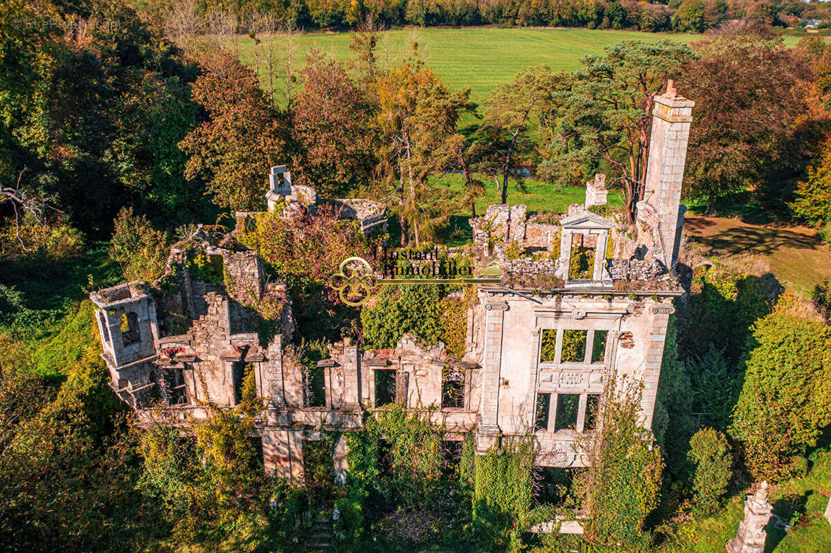 Maison à PLOUEGAT-GUERAND