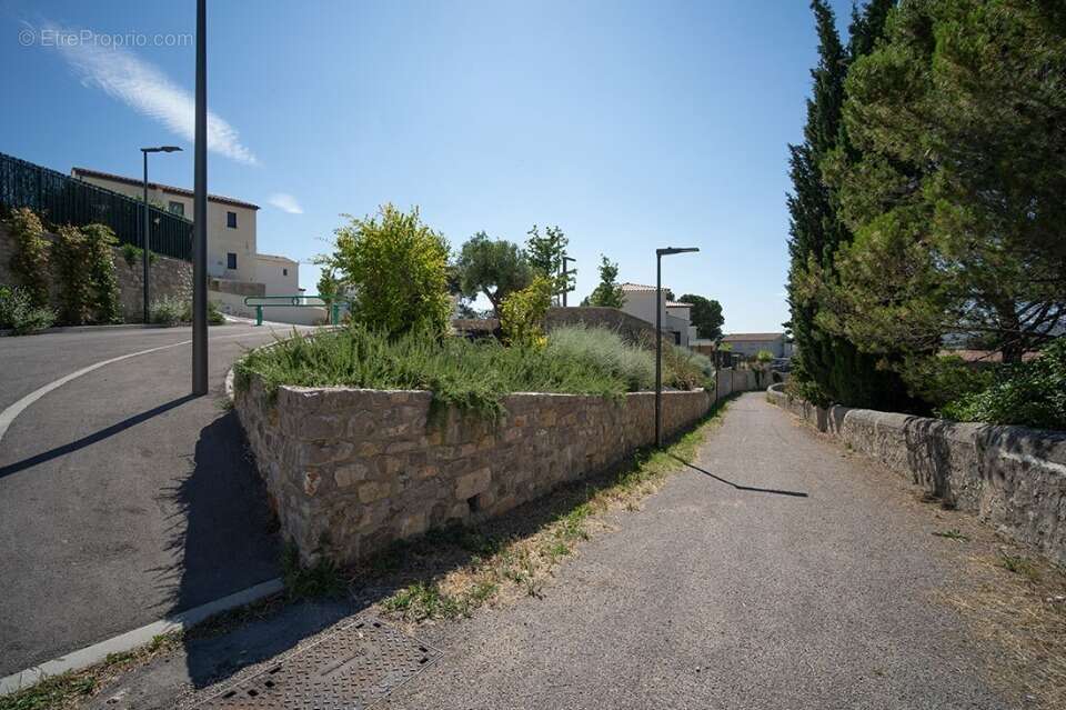Terrain 450 m² à Gigean  - photo 2