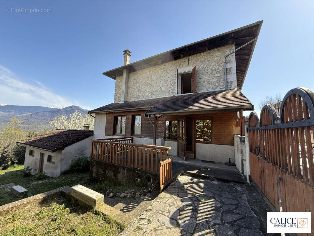 Maison à SAINT-VINCENT-DE-MERCUZE