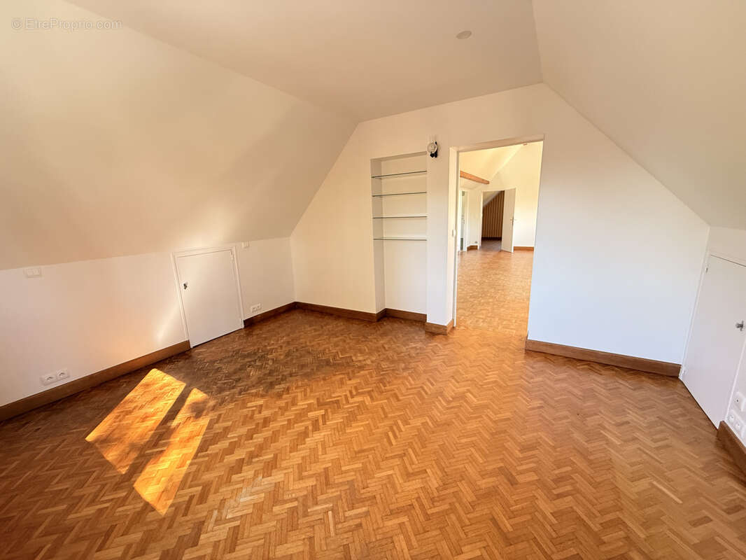 Maison à SAINT-PRYVE-SAINT-MESMIN