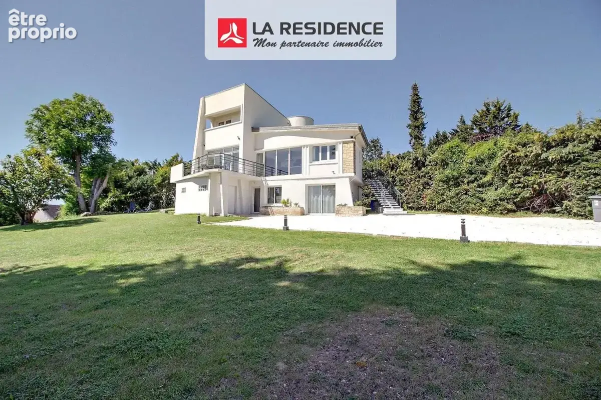 Maison 175 m² à Vaux-Sur-Seine  - photo 1