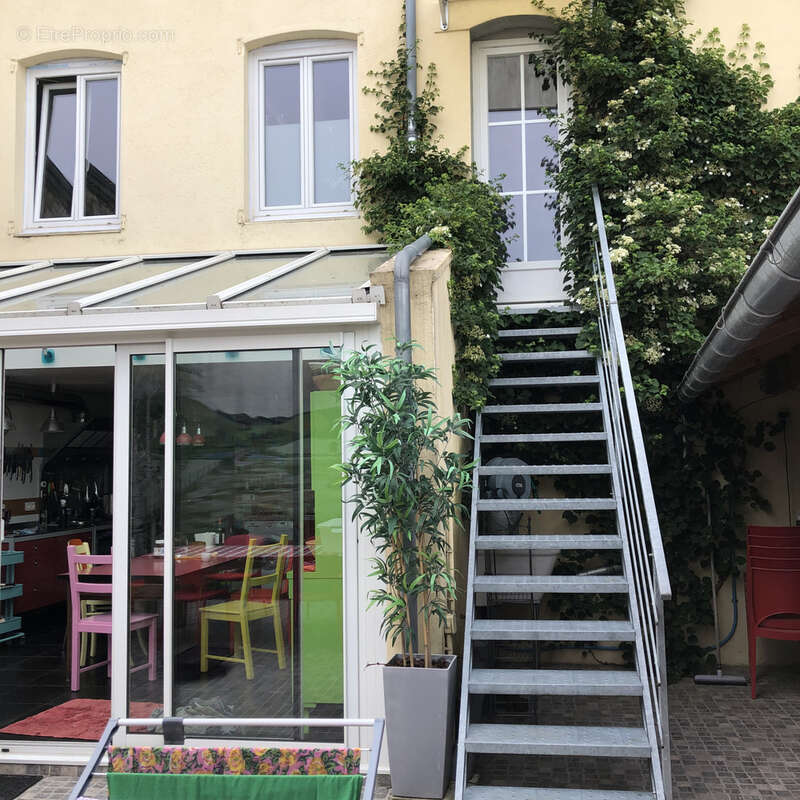 Maison à CHATEAUNEUF-LA-FORET