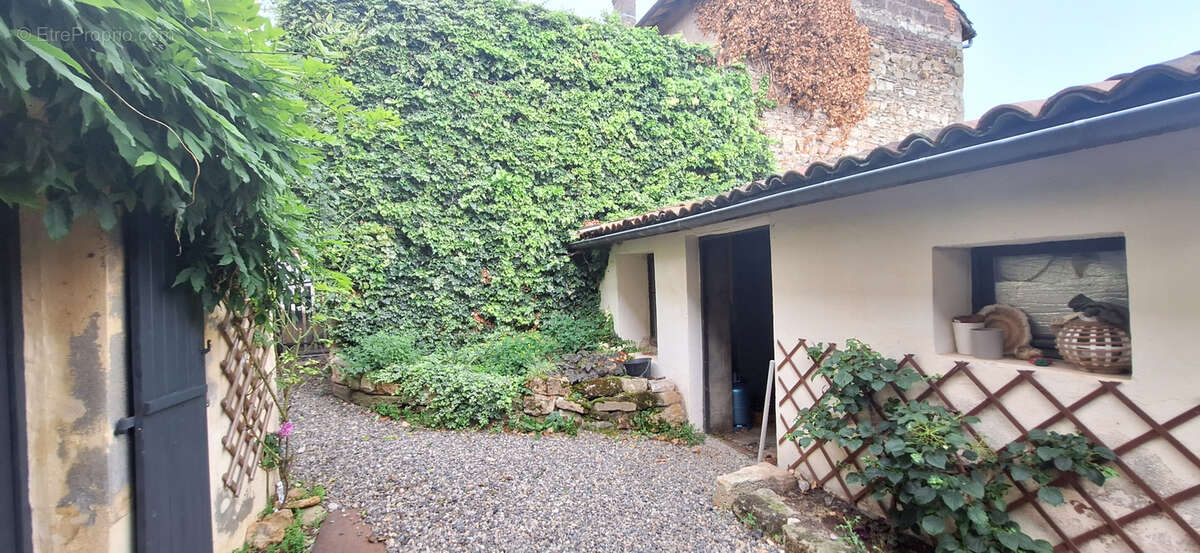 Maison à BILLOM
