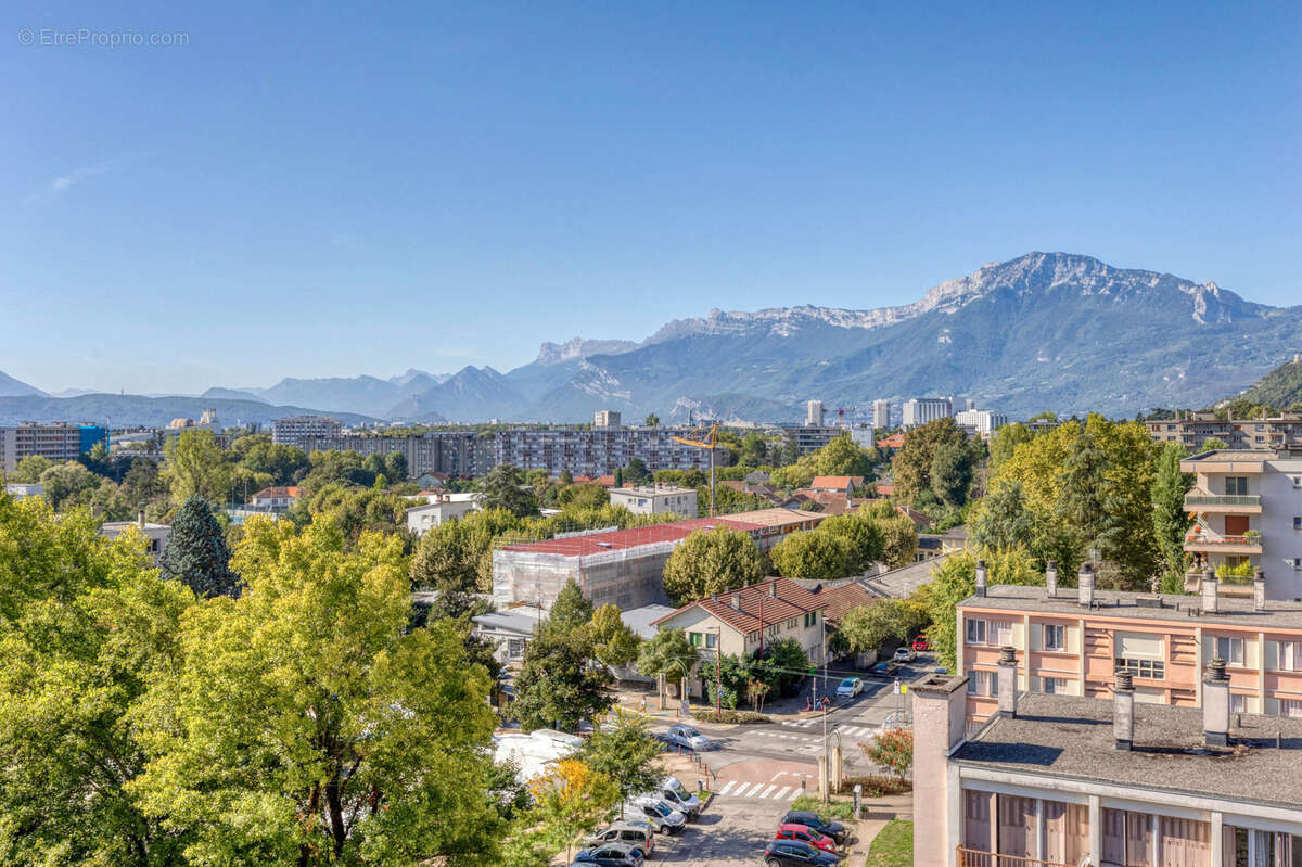 Appartement à MEYLAN
