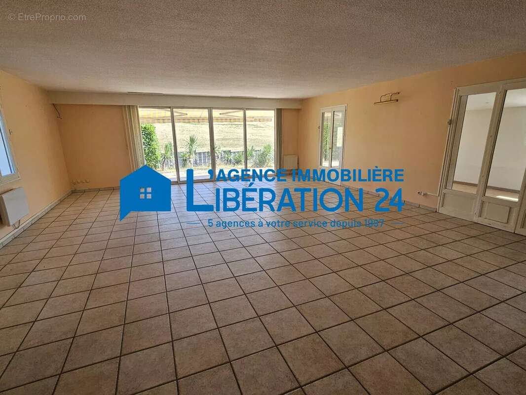 Villa plain pied 193m² avec terrain plat 1457m² - photo 12