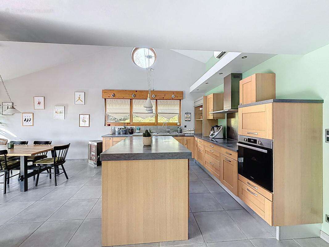 Maison à CHAZAY-D'AZERGUES