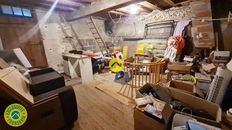 Maison à LES AIX-D&#039;ANGILLON