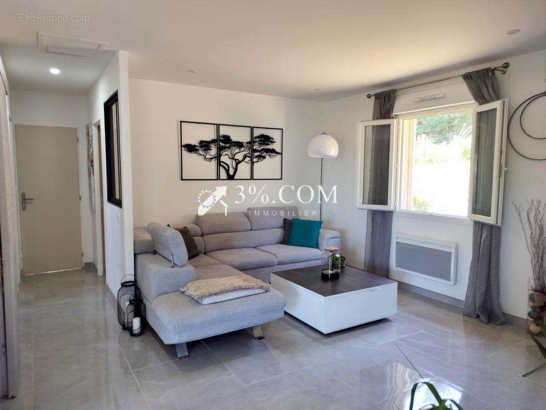 Maison à LE CRESTET