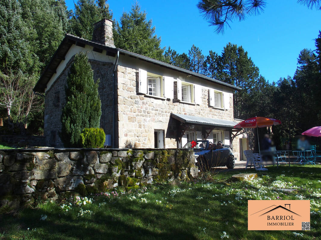 Maison à MONTREGARD