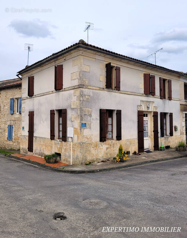 Maison à JONZAC