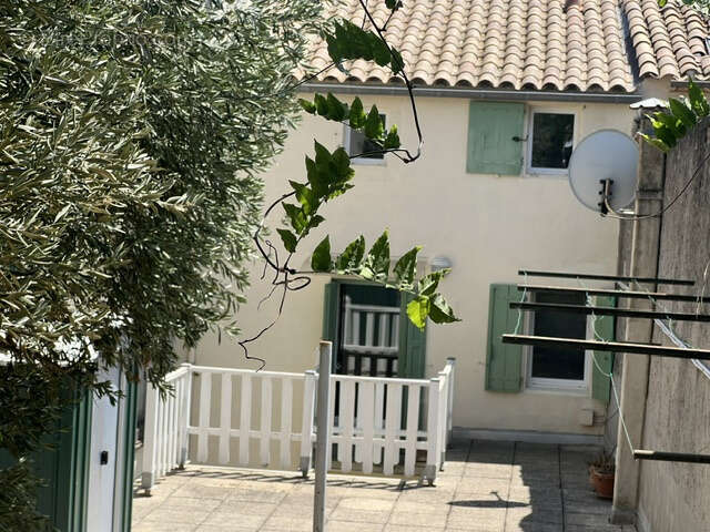 Maison de village avec cour grande terrasse et garage - photo 18