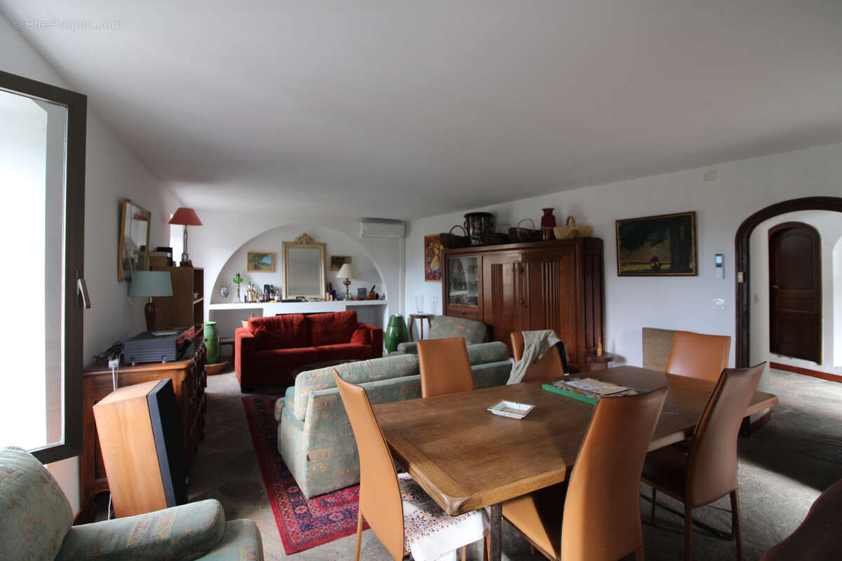 Maison à COLOMBIERES-SUR-ORB