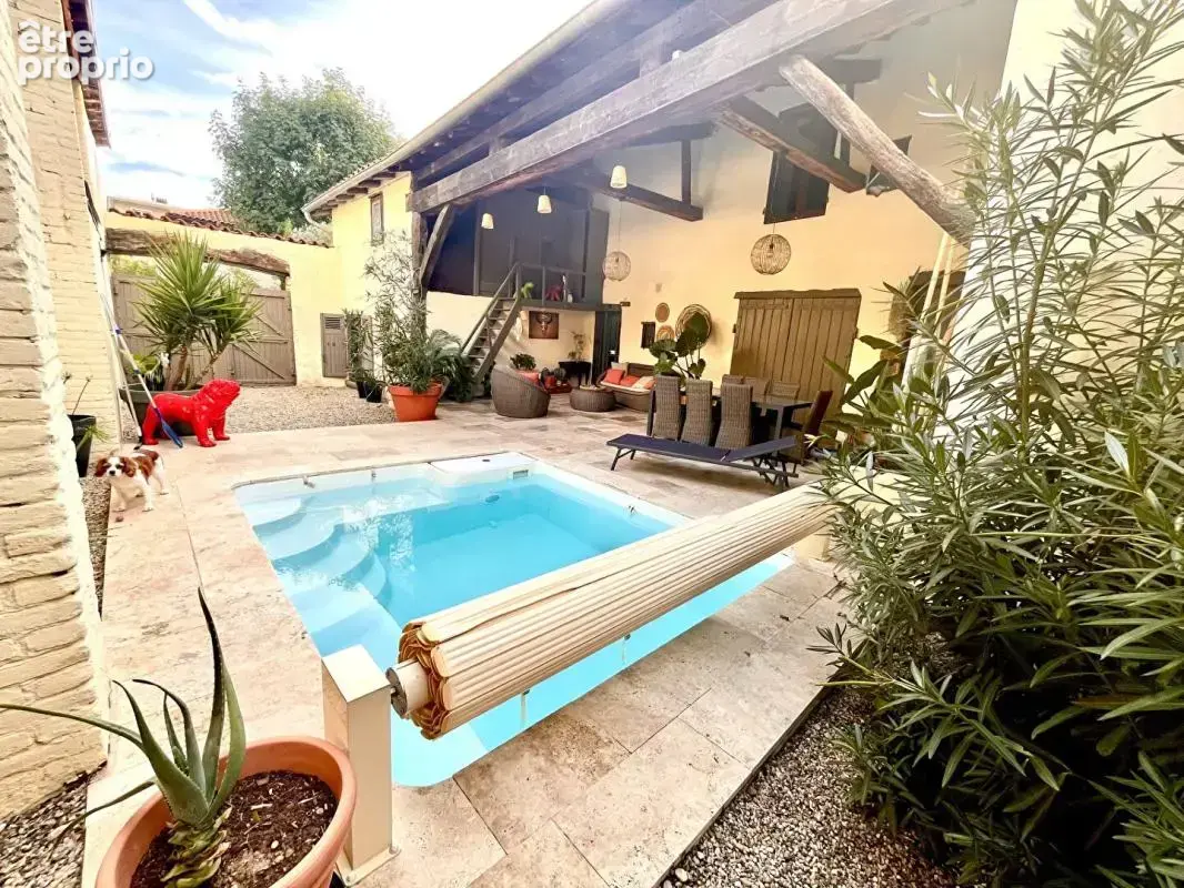 VIENNE - JOILE MAISON 180 m²  , 4 CHAMBRES , Piscine et Dépendances - photo 2