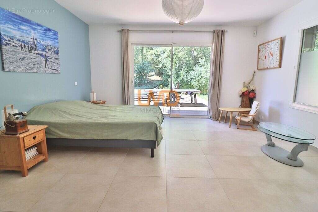 Maison à NANS-LES-PINS