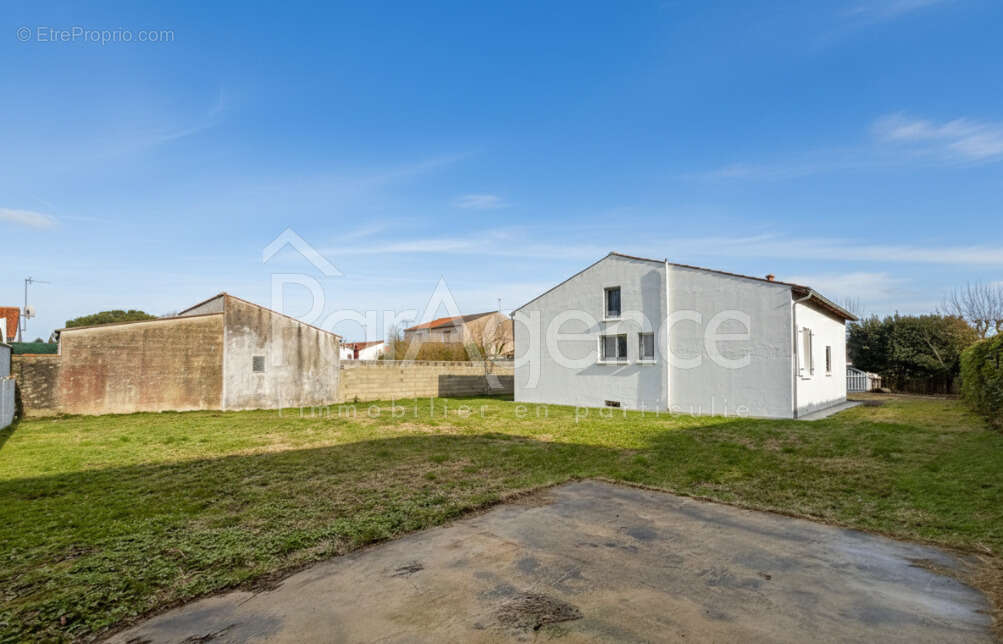 Maison à VAUX-SUR-MER